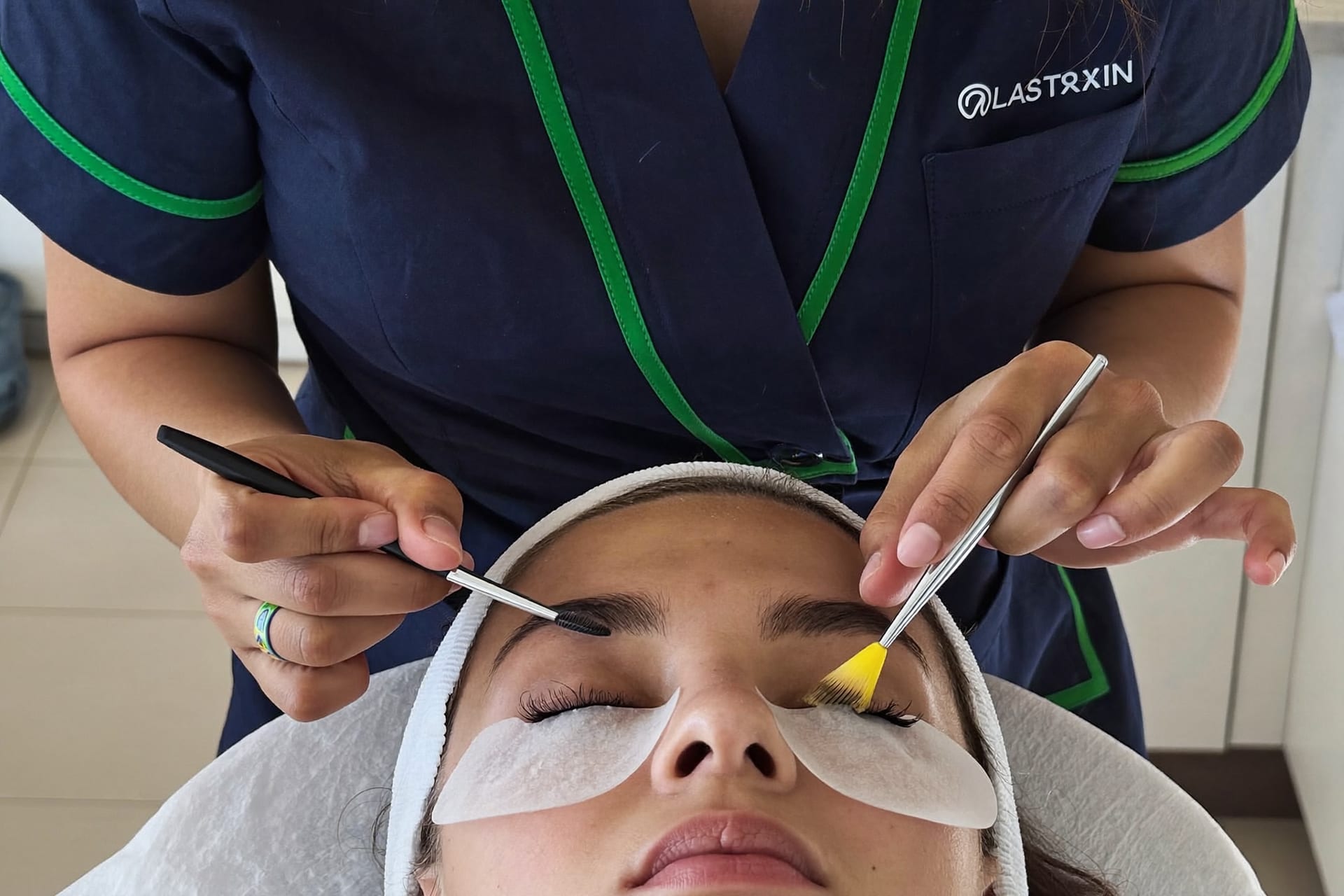Rehaussement de cils et lamination des sourcils